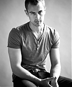 theojamesweb160.jpg