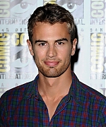 theojamesweb0252.jpg