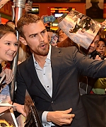 Filename=theojamesweb0413.jpg
Filesize=781KiB
Dimensions=1400x990
Date added=Aug 15, 2020 theojamesweb0413.jpg