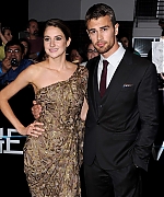 Filename=theojamesweb1389.jpg
Filesize=798KiB
Dimensions=1087x1400
Date added=Aug 15, 2020 theojamesweb1389.jpg