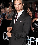Filename=theojamesweb2013.jpg
Filesize=508KiB
Dimensions=976x1400
Date added=Aug 15, 2020 theojamesweb2013.jpg