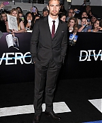 Filename=theojamesweb2070.jpg
Filesize=625KiB
Dimensions=1005x1400
Date added=Aug 15, 2020 theojamesweb2070.jpg